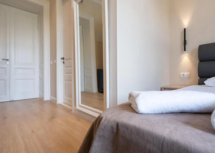 Aaa & With Free Parking Appartamento